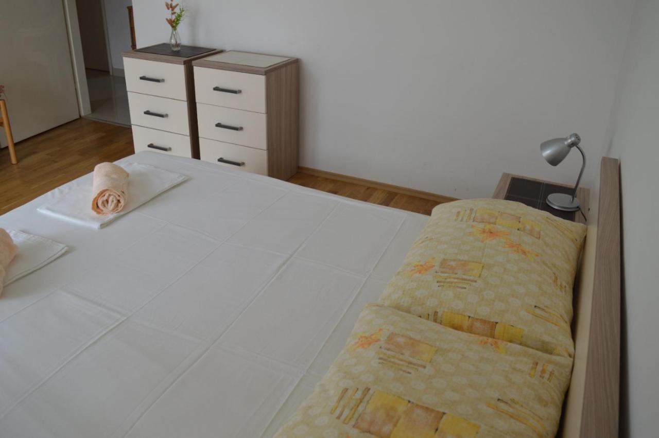 Apartment Dane Makarska